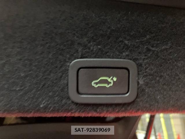 Volvo XC60 2016-08 8629612-8