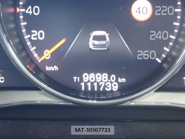 Volvo XC60 2017-10 8629604-13