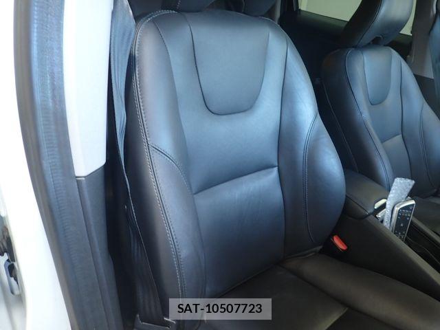 Volvo XC60 2017-10 8629604-21