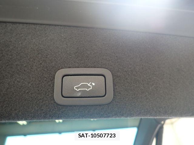 Volvo XC60 2017-10 8629604-23