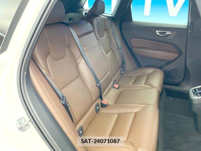 Volvo XC60 2021-08 8662255-10