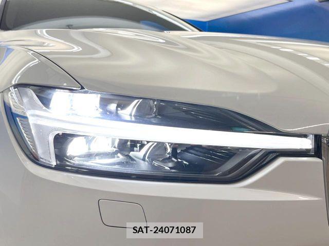 Volvo XC60 2021-08 8662255-14