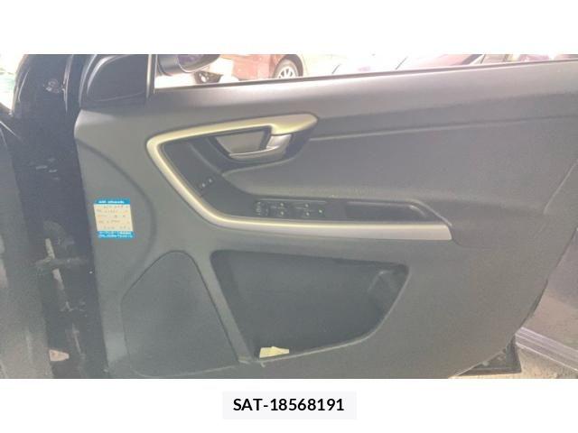 Volvo XC60 2011-09 8662257-17