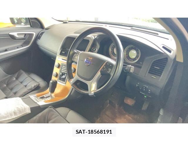 Volvo XC60 2011-09 8662257-20