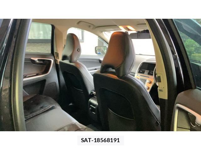 Volvo XC60 2011-09 8662257-24