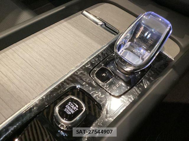 Volvo XC60 2025-02 8662256-5