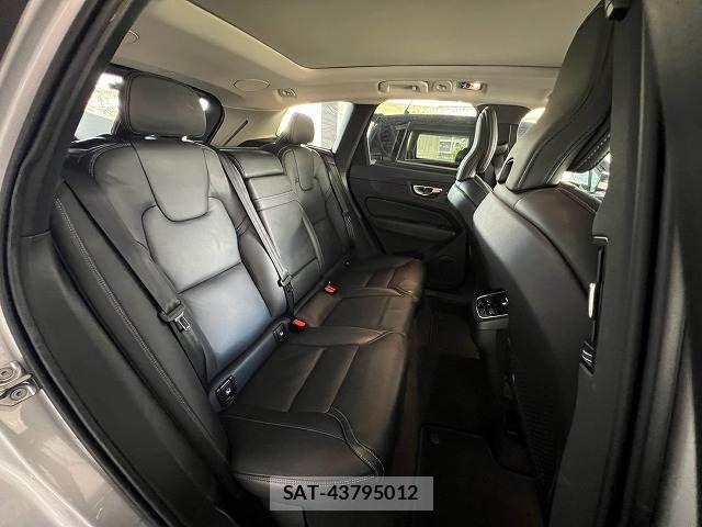 Volvo XC60 2021-07 8746682-11