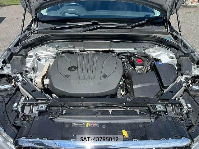 Volvo XC60 2021-07 8746682-13
