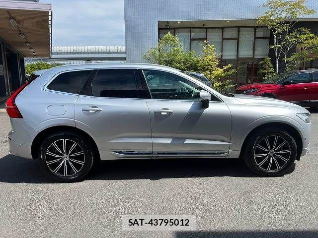 Volvo XC60 2021-07 8746682-17