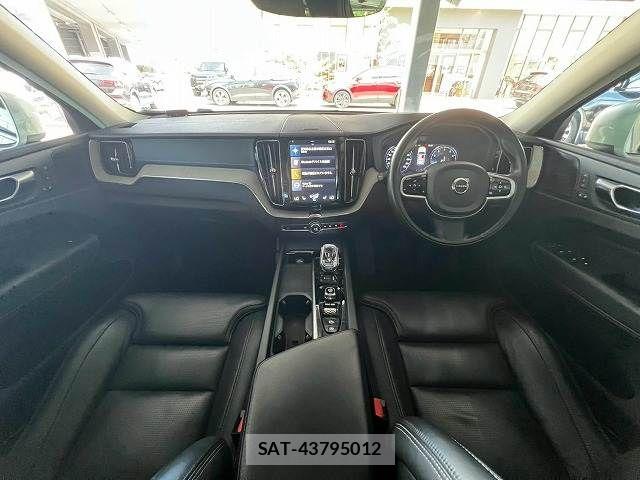 Volvo XC60 2021-07 8746682-1