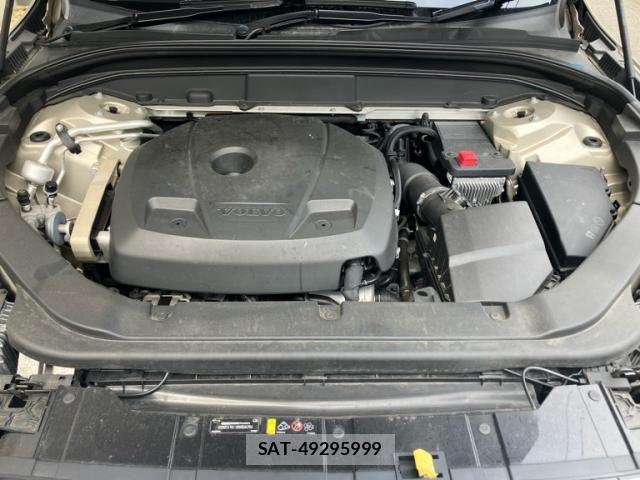Volvo XC60 2017-10 8746684-13