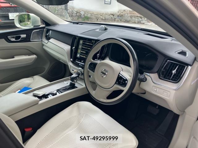 Volvo XC60 2017-10 8746684-15