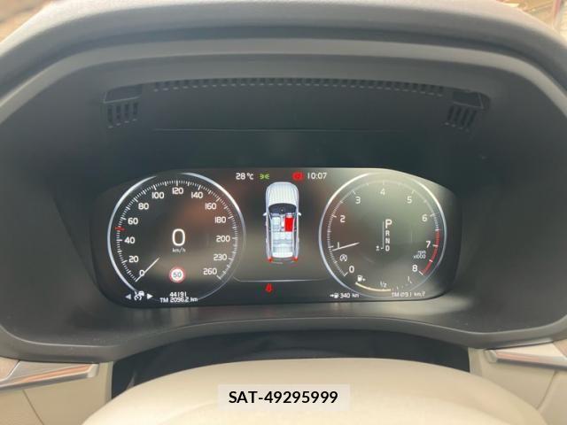 Volvo XC60 2017-10 8746684-23