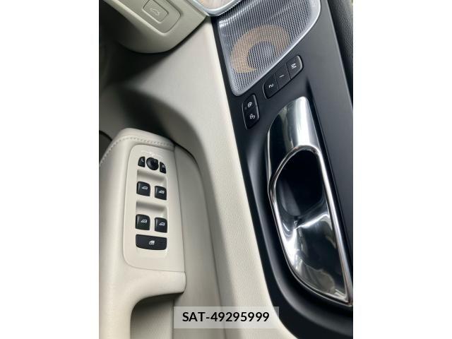 Volvo XC60 2017-10 8746684-25