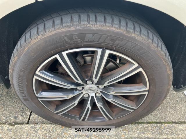 Volvo XC60 2017-10 8746684-7