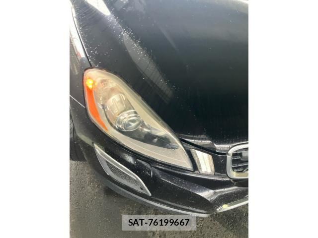 Volvo XC60 2013-04 8746685-13