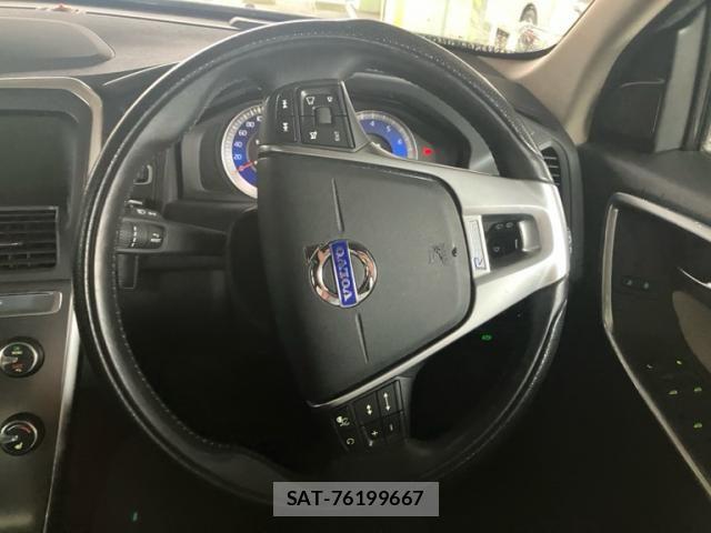 Volvo XC60 2013-04 8746685-17