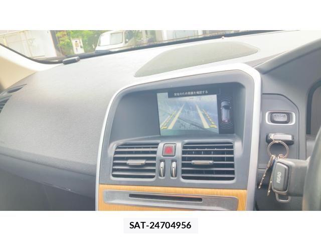 Volvo XC60 2011-08 8746686-9