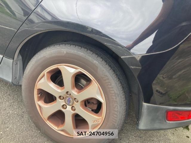 Volvo XC60 2011-08 8746686-3