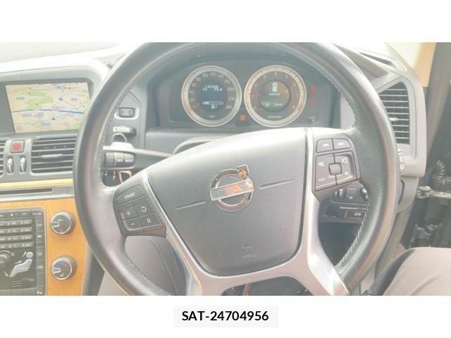 Volvo XC60 2011-08 8746686-6