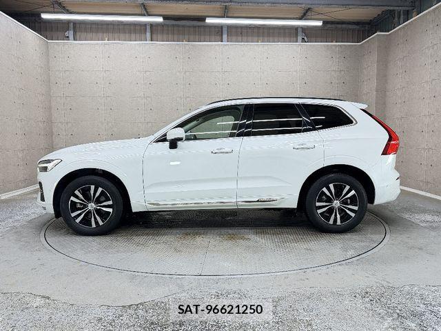 Volvo XC60 2021-11 8746683-9