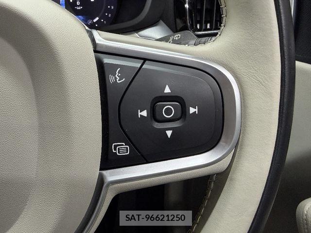 Volvo XC60 2021-11 8746683-23