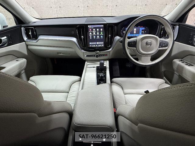 Volvo XC60 2021-11 8746683-2