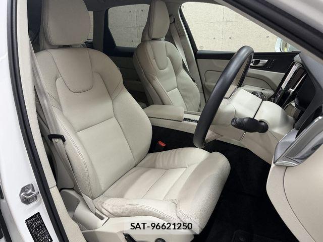 Volvo XC60 2021-11 8746683-3