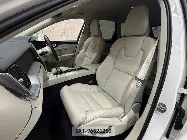 Volvo XC60 2021-11 8746683-4