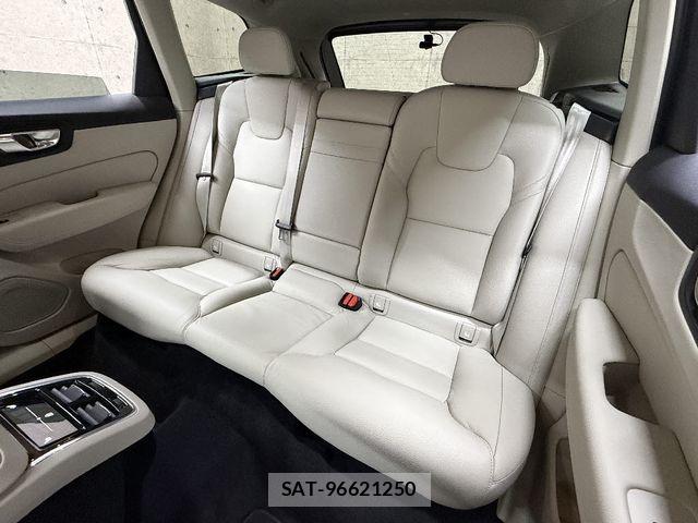 Volvo XC60 2021-11 8746683-5