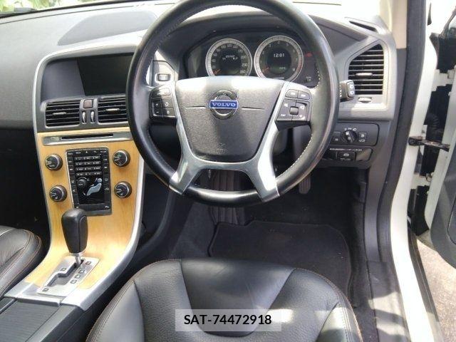 Volvo XC60 2011-10 8782538-1