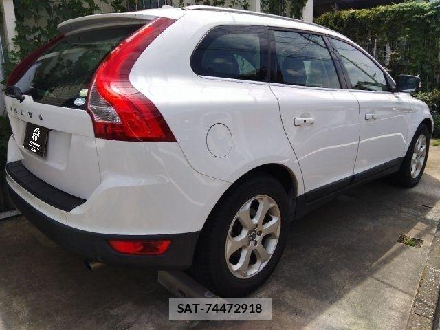 Volvo XC60 2011-10 8782538-2