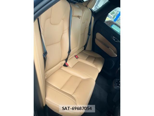 Volvo XC60 2022-04 8797877-12