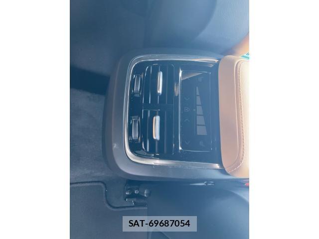 Volvo XC60 2022-04 8797877-13