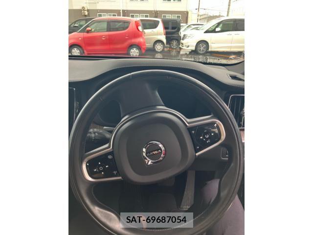 Volvo XC60 2022-04 8797877-15