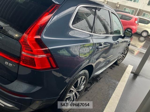 Volvo XC60 2022-04 8797877-4