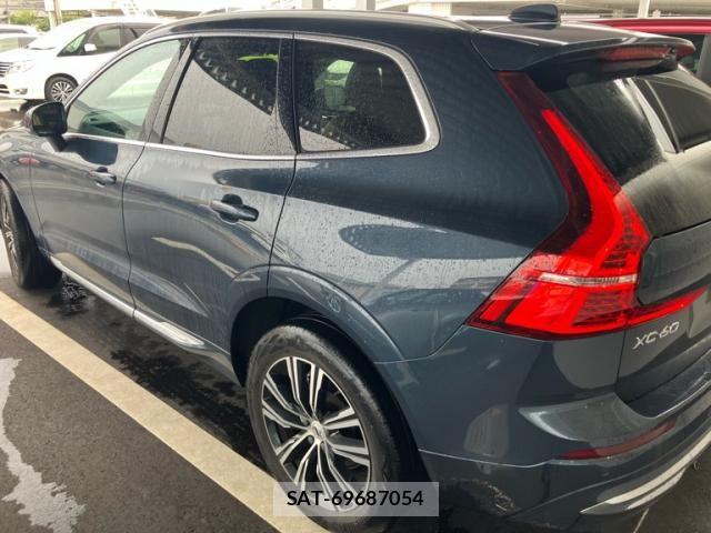 Volvo XC60 2022-04 8797877-5
