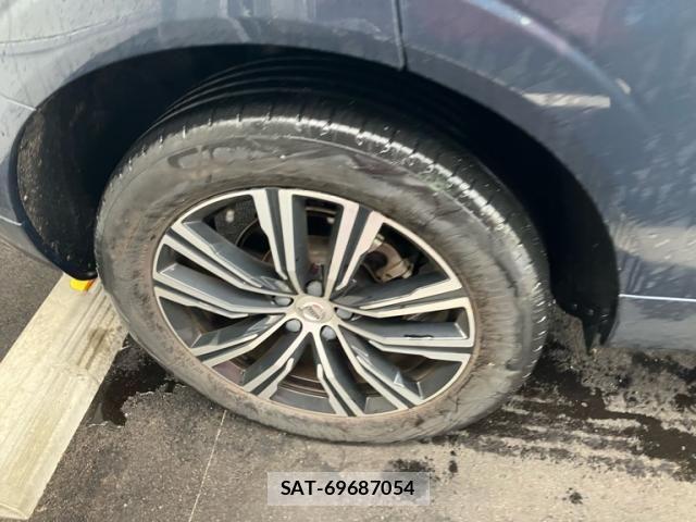 Volvo XC60 2022-04 8797877-6