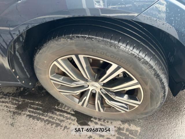 Volvo XC60 2022-04 8797877-7