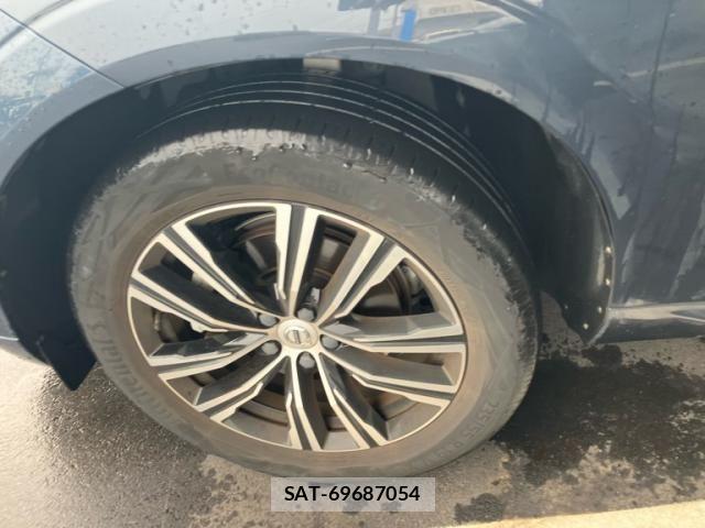 Volvo XC60 2022-04 8797877-8