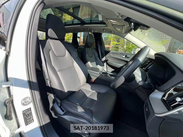 Volvo XC60 2022-09 8797875-10