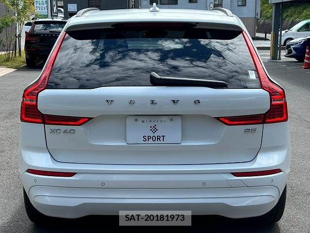 Volvo XC60 2022-09 8797875-15