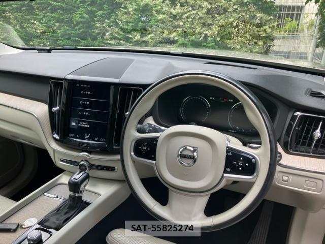 Volvo XC60 2018-05 8832381-14