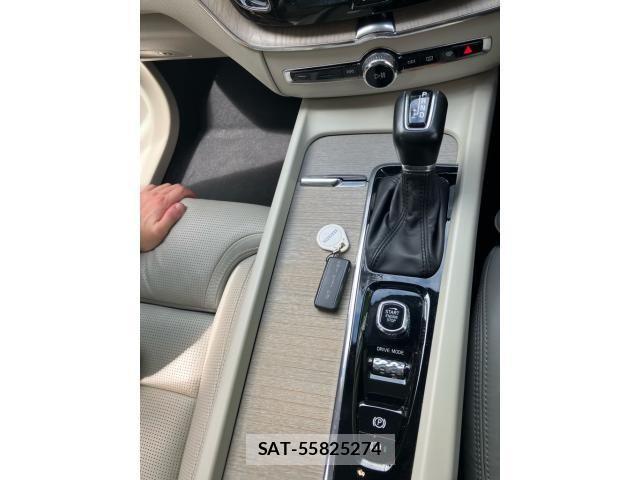 Volvo XC60 2018-05 8832381-22