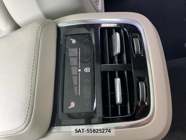 Volvo XC60 2018-05 8832381-26