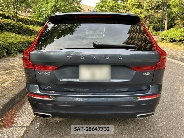 Volvo XC60 2021-04 8851018-9
