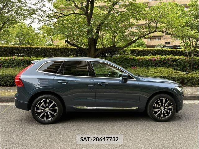 Volvo XC60 2021-04 8851018-10