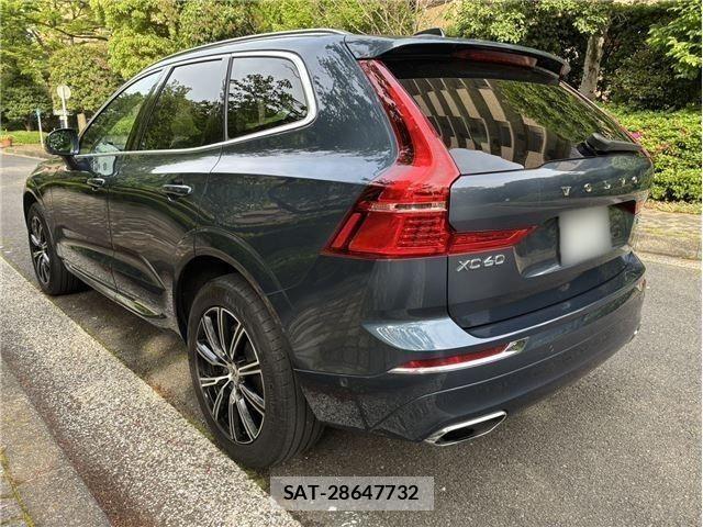Volvo XC60 2021-04 8851018-12