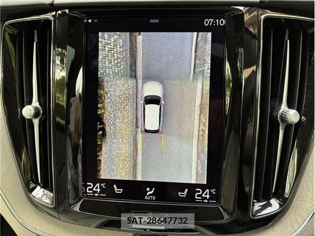 Volvo XC60 2021-04 8851018-5