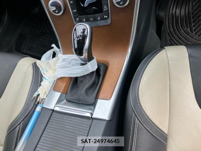 Volvo XC60 2015-11 8851021-17